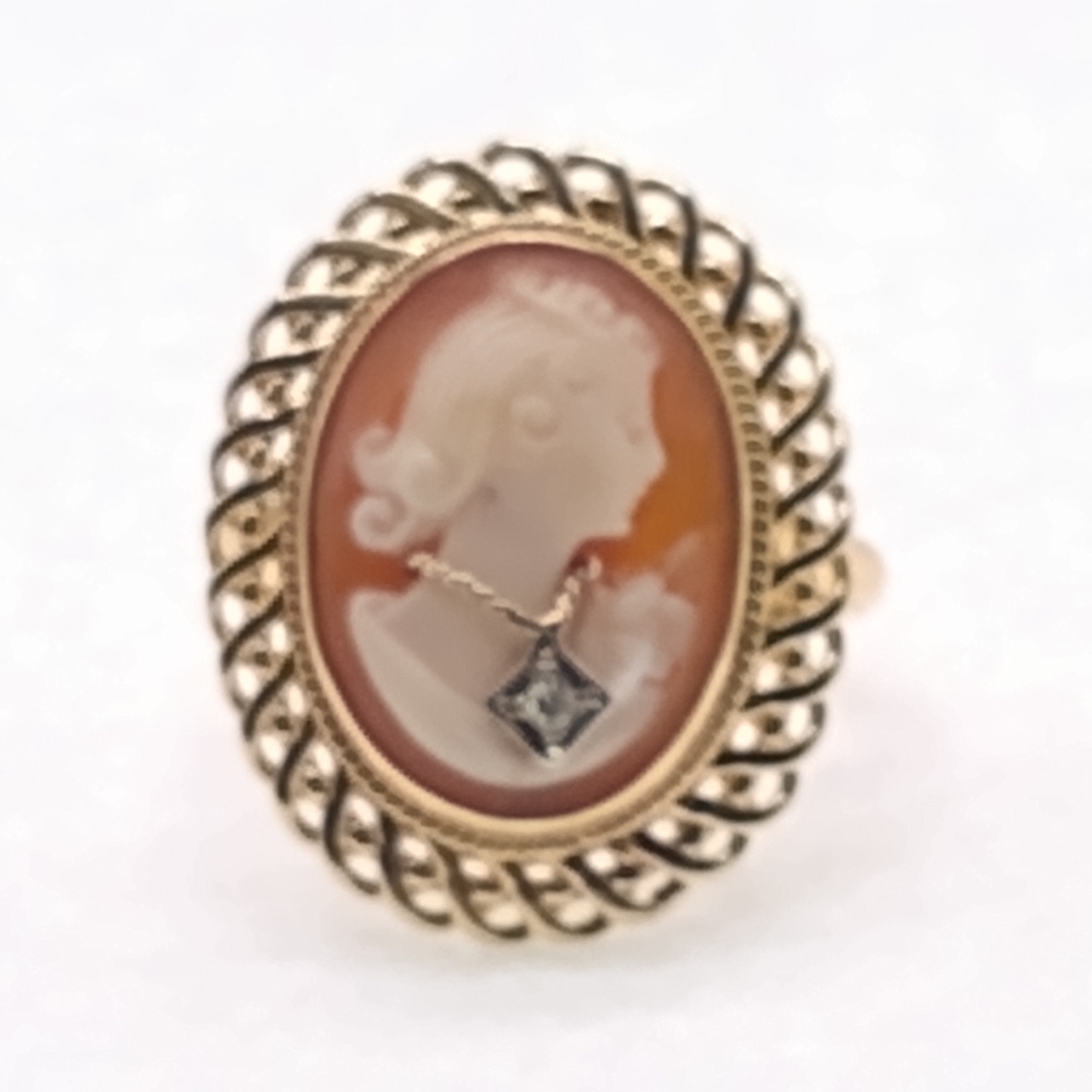 Vintage 14K gold cameo ring